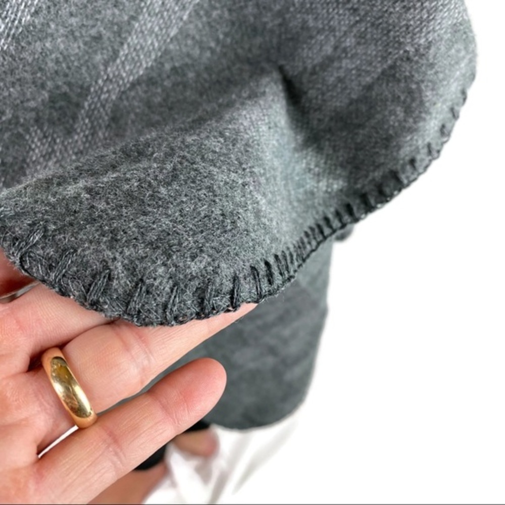 Woolrich Soft Gray Wrap W/Blanket stitching One SZ - Picture 6 of 6